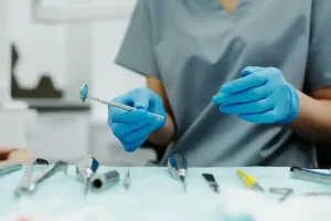 Dentysta Lublin – jakie badania i zabiegi profilaktyczne pomogą uniknąć poważnych problemów z zębami?