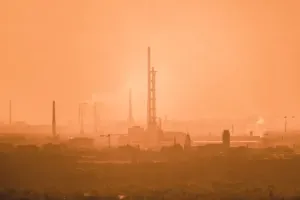 Jak wyszczuplić twarz makijażem?